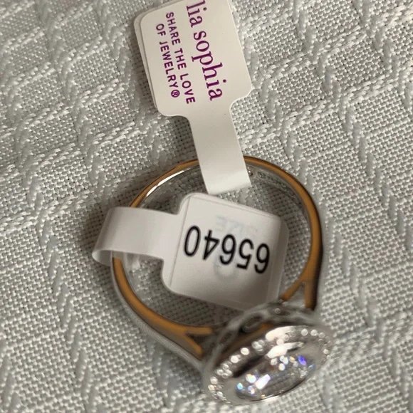 **STUNNING**lia sophia “Showdown” ring size 6 NWT 🏷️ - Picture 2 of 6